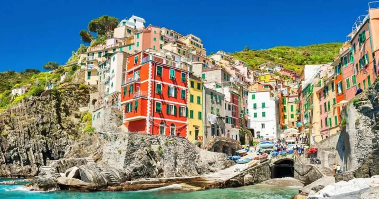 Explore Riomaggiore: Jewel of Italy’s Cinque Terre