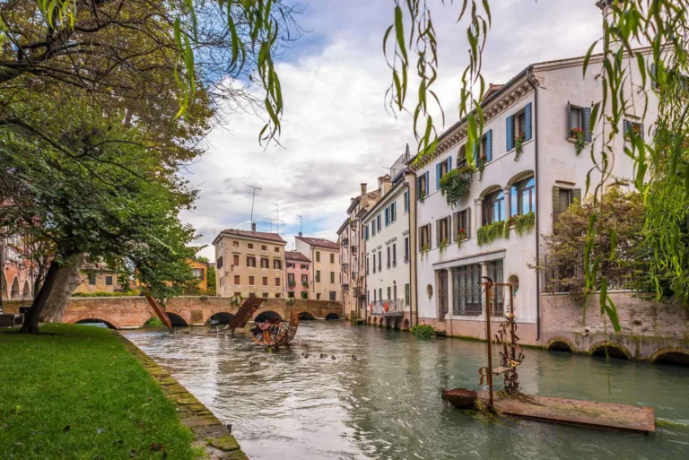 Discover Treviso: Canals, Cuisine, and Culture in Veneto